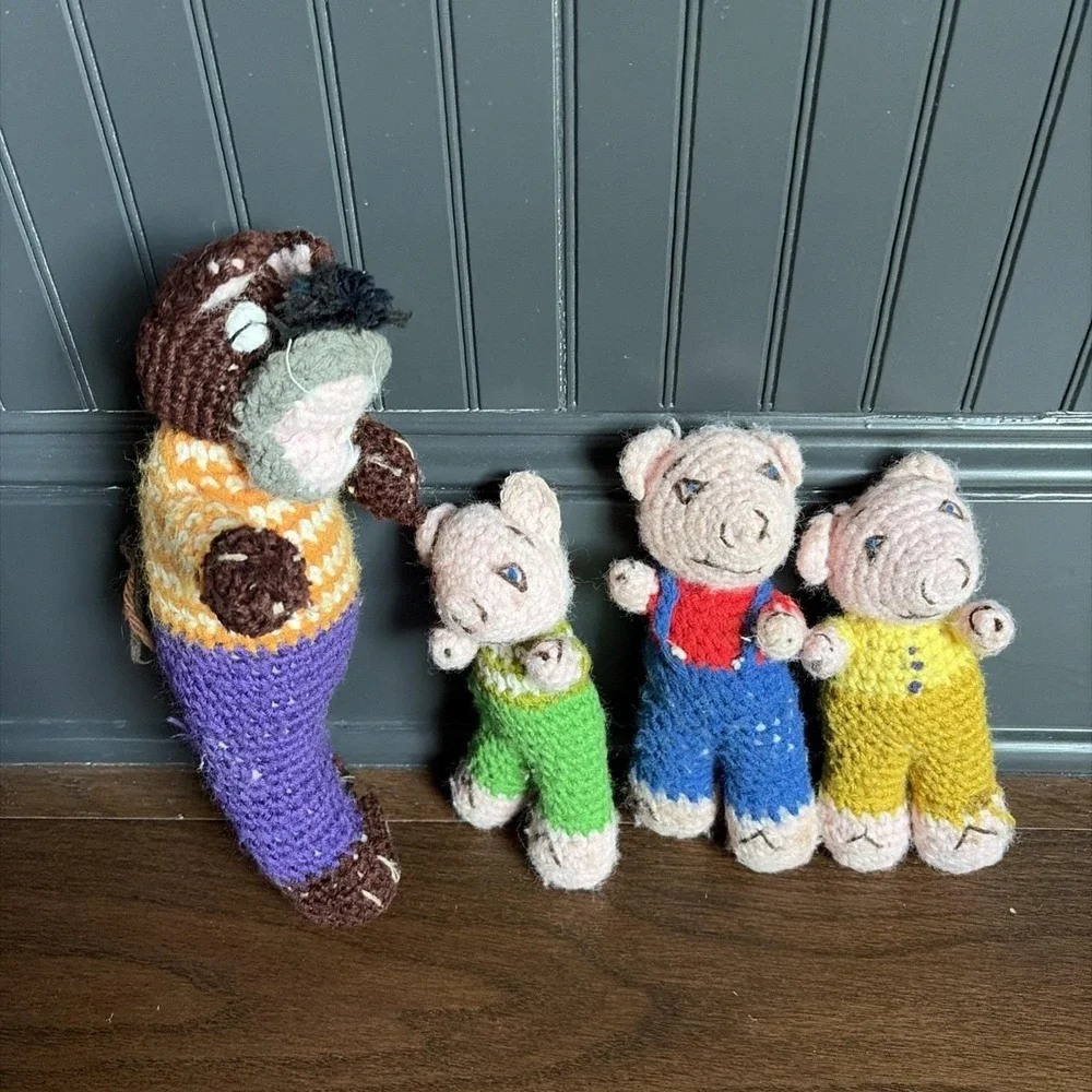 Hand Crocheted Big Bad Wolf & The Three Little Pigs -‎ VTG Nursery Child Room